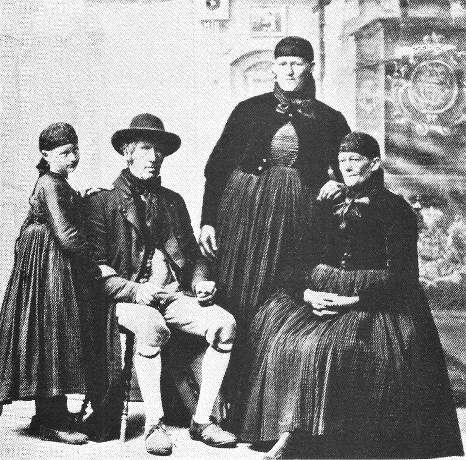P Sinner - Trachtenfamilie aus der Baar (DaT285)