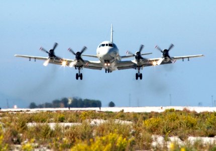 P-3C Orion liftoff - Souda Bay, Crete - 021101-N-0780F-004