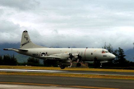 P-3C VP-8 landing at MCAS Kaneohe Bay 2006 photo
