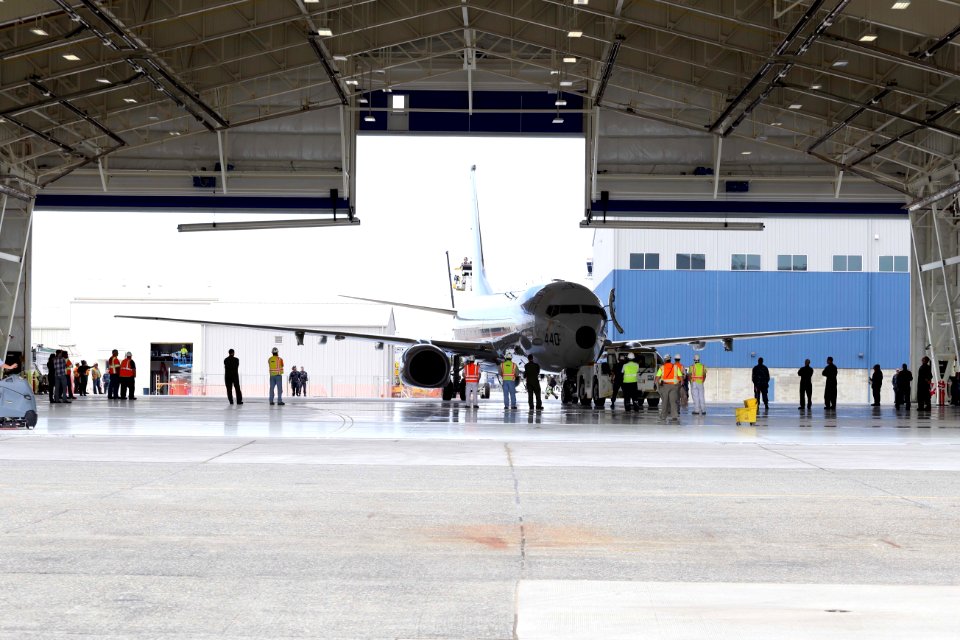 P-8 TOWEX 160622-N-DC740-063
