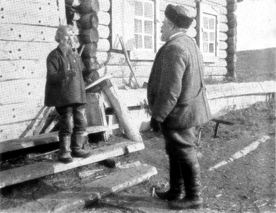 P162b Kasanskoye. The little man and Mr Vostrotin