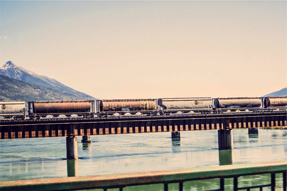 Railway transportation bridge