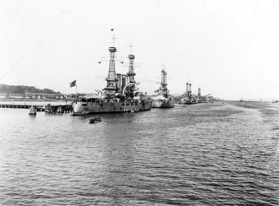 Pacific Fleet Battleships - NH 45052