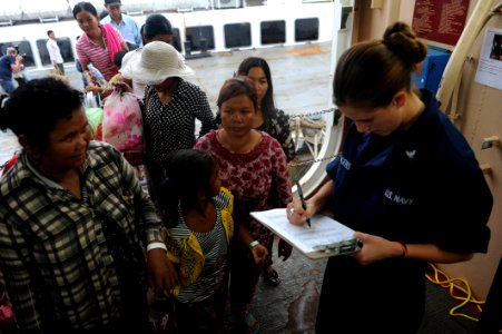Pacific Partnership 2012 in Cambodia 120728-N-GL340-146