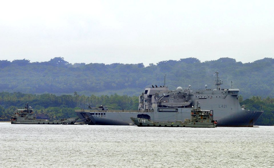 Pacific Partnership 2011 110427-N-KB563-077