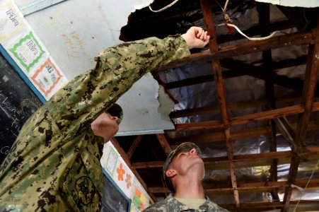 Pacific Partnership 2015 advanced team arrives in Kiribati 150523-N-HY254-013