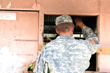 Pacific Partnership 2015 advanced team arrives in Kiribati 150523-N-HY254-036