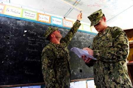 Pacific Partnership 2015 advanced team arrives in Kiribati 150523-N-HY254-024