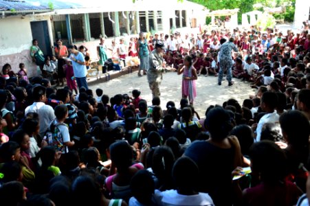 Pacific Partnership holds dental outreach program at primary school 150605-N-HY254-035