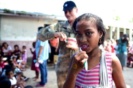 Pacific Partnership holds dental outreach program at primary school 150605-N-HY254-030