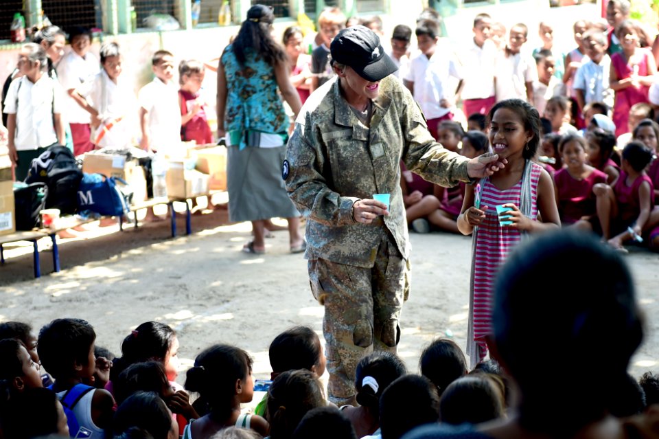 Pacific Partnership holds dental outreach program at primary school 150605-N-HY254-037
