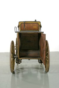 Packvagn fougon, bakifrån m öppen lucka - Livrustkammaren - 82391