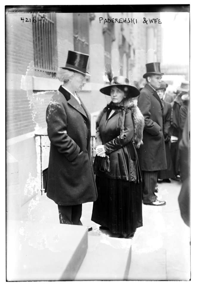 Paderewski & wife LCCN2014704626