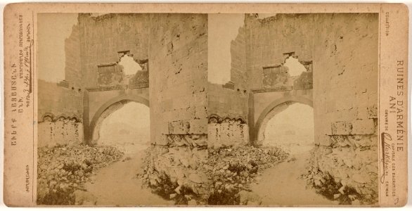 N°3 Arch and flanking towers of the Lion Gate