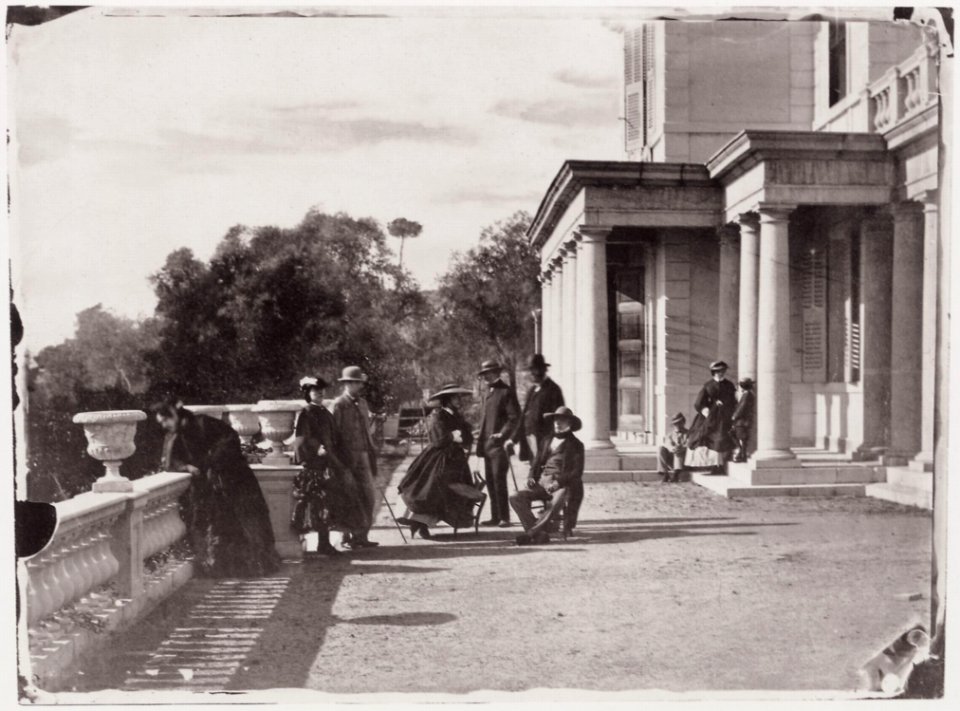Nègre, Charles - Lord Brougham und seine Familie auf der Terrasse der Villa Eleonore in Cannes (Zeno Fotografie)