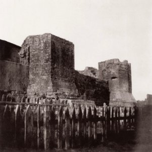 Nègre, Charles - Arles. Ruinen der Befestigungsanlage (Zeno Fotografie)