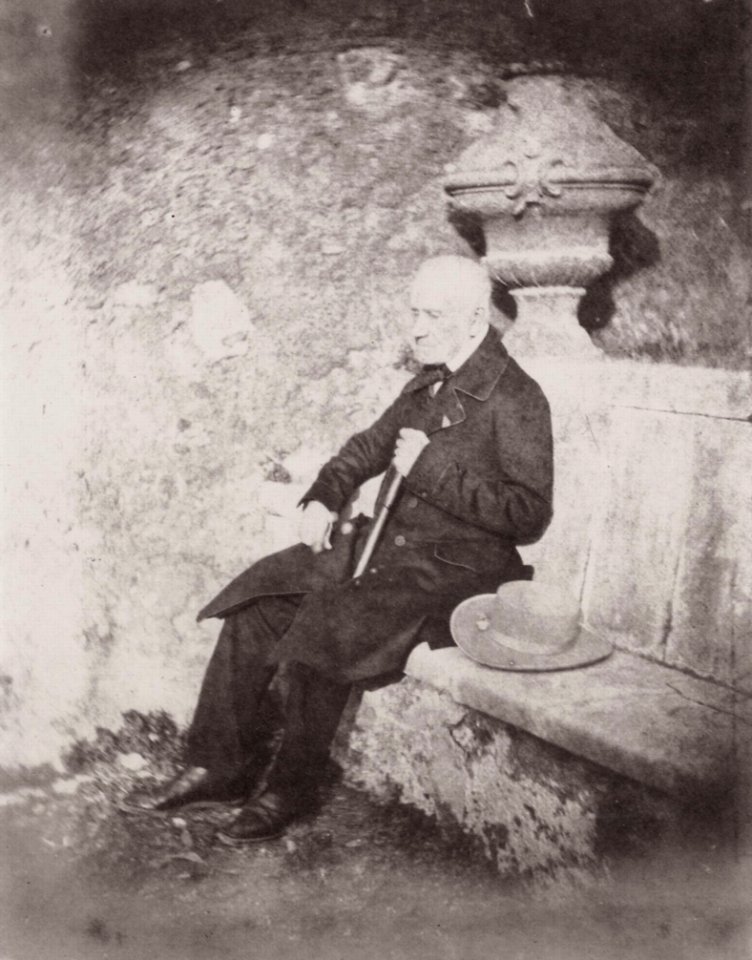 Nègre, Charles - Greis, auf einer Bank sitzend (Zeno Fotografie)