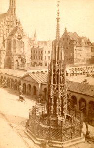 Nürnberg-Schöner Brunnen am Hauptmarkt mit Kolonnaden (feste Marktstände)-ZI-R-015396