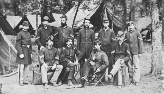 O'Sullivan, Timothy H. - Bealeton, Virginia, Offiziere und freiwillige Ofiziere, D Kompanie, 93. New York Infanterieeinheit (Zeno Fotografie)