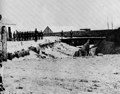 O'Sullivan, Timothy H. - Fort Walker, Hilton Head, Süd Carolina, von hinten (Zeno Fotografie)