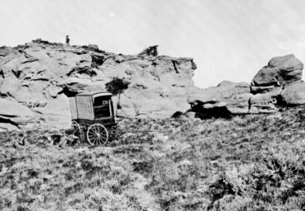 O'Sullivan, Timothy H. - Die Humboldt Berge, Nevada, O'Sullivans Wagen und Kamera (Zeno Fotografie)