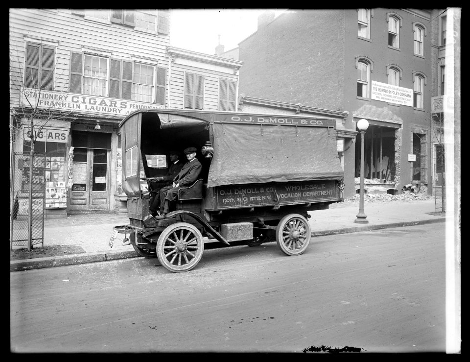 O.J. DeMoll Co. autocar truck LCCN2016851752