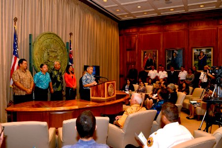 Oahu Military Installations join Island-wide Text-to-911 Service 161013-N-IU636-010