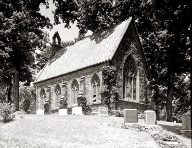 Oak Hill Cemetery Chapel - southeast corner photo