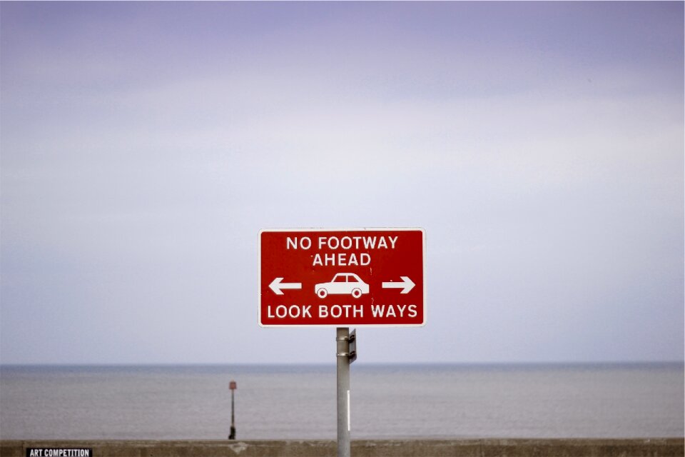 Footway sign ocean