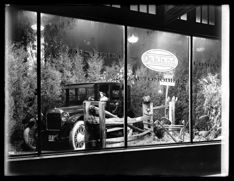 Oakland window LCCN2016823823