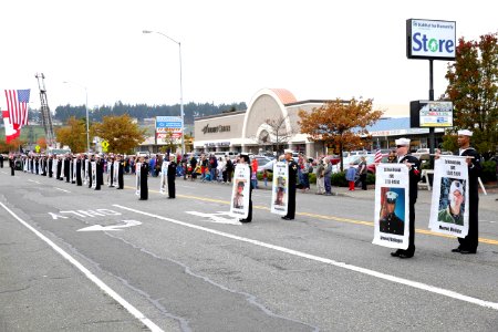 Oak Harbor Veterans Day parade 141108-N-DC740-036