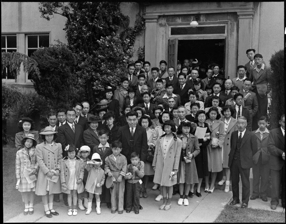 Oakland, California. Members of the Japanese Independent Congregational Church attend Easter servic . . . - NARA - 536048
