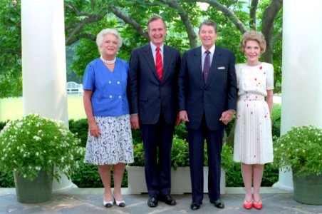 Official portrait of President Ronald Reagan, Nancy Reagan, Vice President George H. W. Bush, and Barbara Bush on the White House colonnade