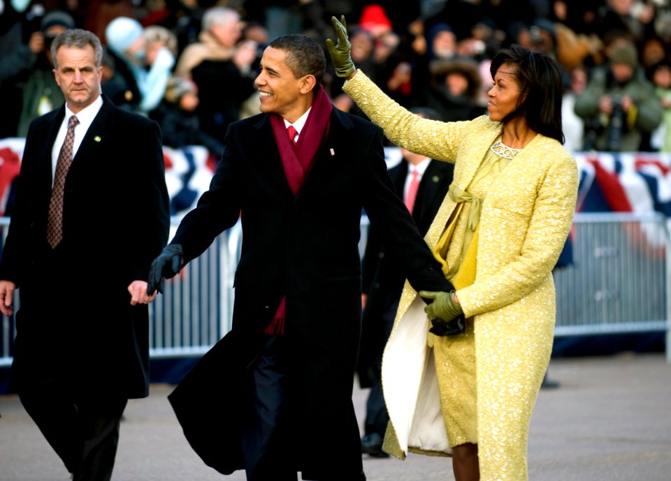 Obamas walk down PA Ave. 1-20-09 hires 090120-N-0696M-546a