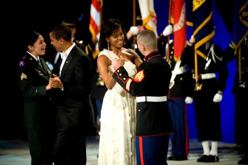 Obamas dance with service members at CinC's Ball 1-20-09 hires 090120-N-0696M-770