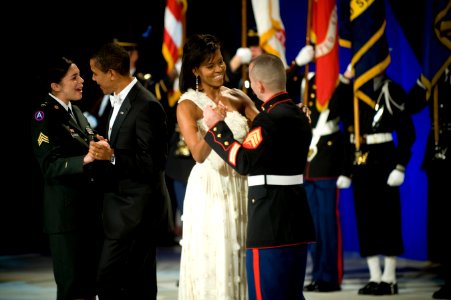 Obamas dance with service members at CinC's Ball 1-20-09 hires 090120-N-0696M-770