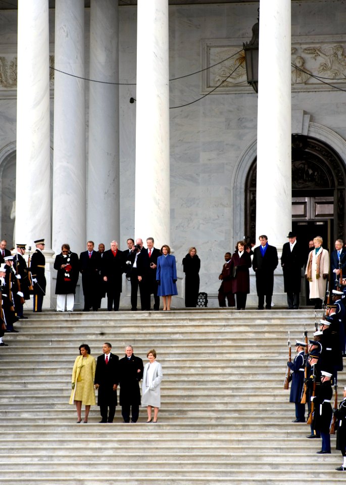 Obamas and Bushes leave US Capitol 1-20-09 hires 090120-N-0696M-351a