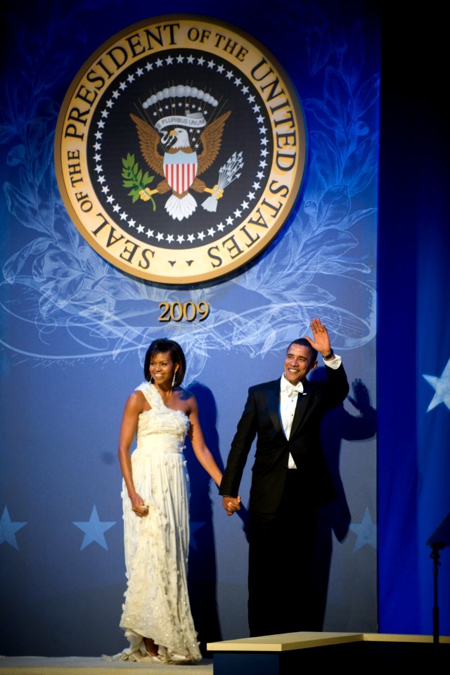 Obamas at CinC's Ball 1-20-09 hires 090120-N-0696M-795