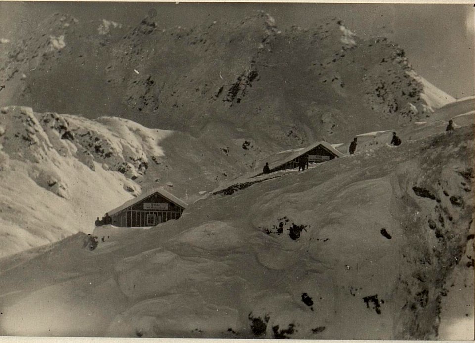 Obere Luggauer Alm. Blick auf den Hilfsplatz und das Gelände gegen den Torkarspitz. (BildID 15472052)