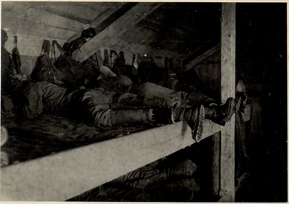 Obere Luggauer Alm. Mannschaftsunterstand. Reservestellung Innenraum. (BildID 15472003)