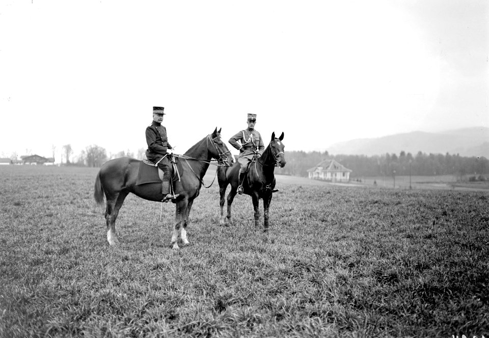 Oberst Brügger und Hauptmann Von Tschannen - CH-BAR - 3237931
