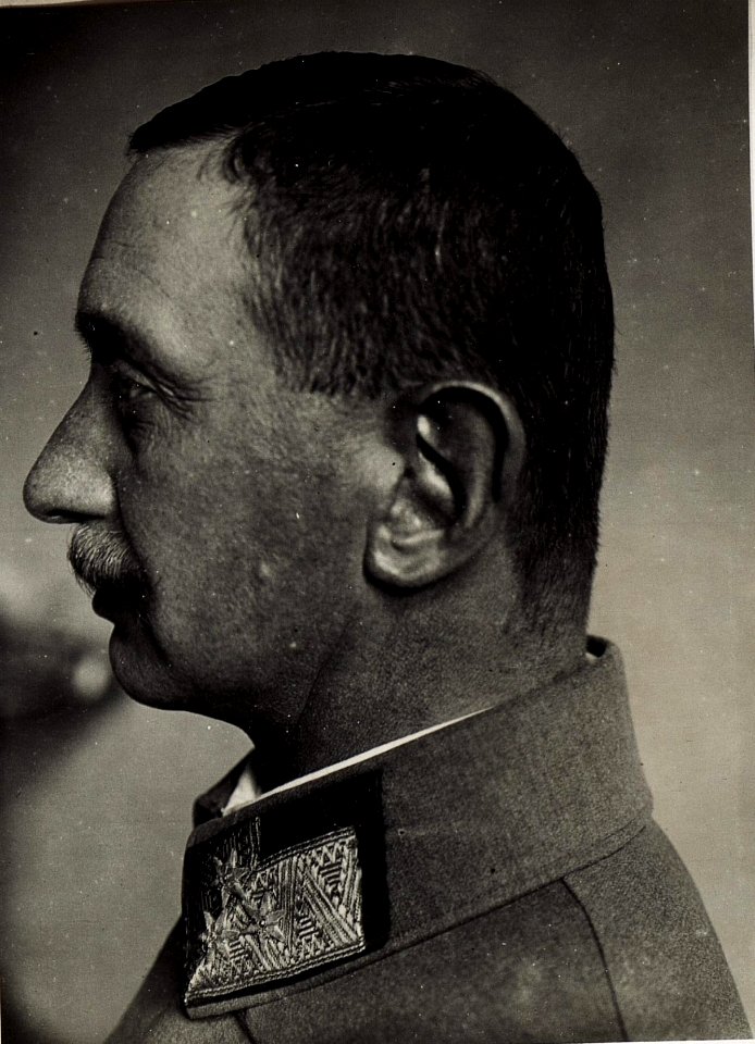 Oberst Langer. (BildID 15578057)
