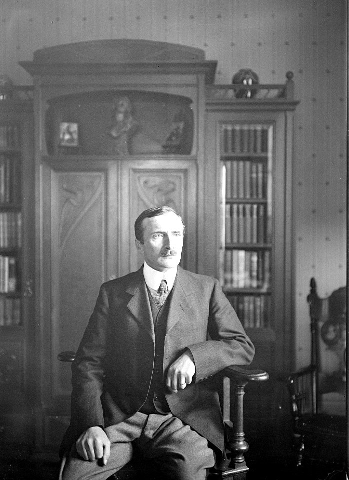 Oberstleutnant Hilfiker, Chef der Telegraphensektion, in zivil - CH-BAR - 3241672