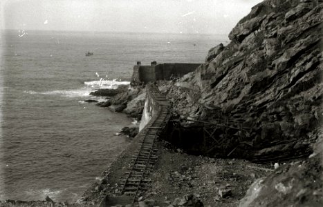 Obras de construcción del Paseo Nuevo en San Sebastián (2 de 2) - Fondo Car-Kutxa Fototeka