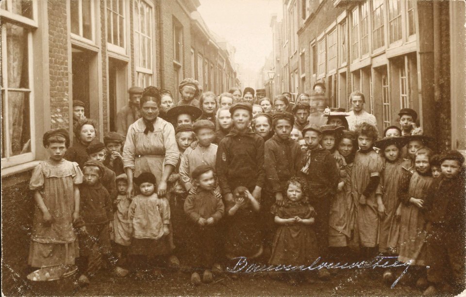 Obreen, Henri Guillaume Arnaud Gezicht in de Bouwelouwensteeg. ErfgoedLeiden LEI001004887