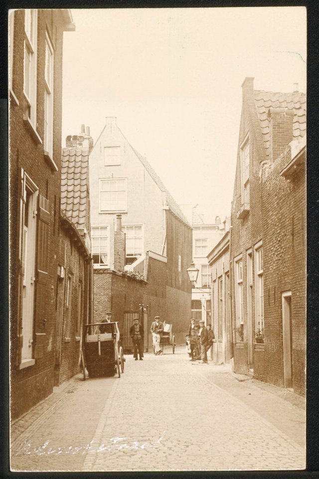 Obreen, Henri Guillaume Arnaud Gezicht op de Bolwerkstraat. ErfgoedLeiden LEI001004877