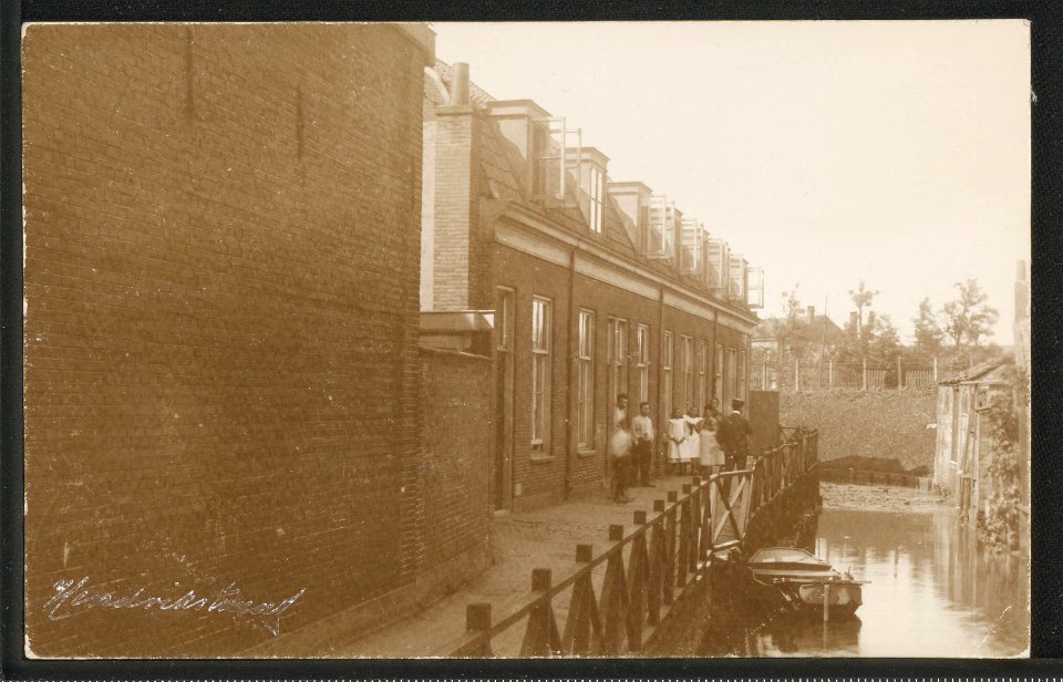 Obreen, Henri Guillaume Arnaud Gezicht op de Hendrikstraat. ErfgoedLeiden LEI001005032