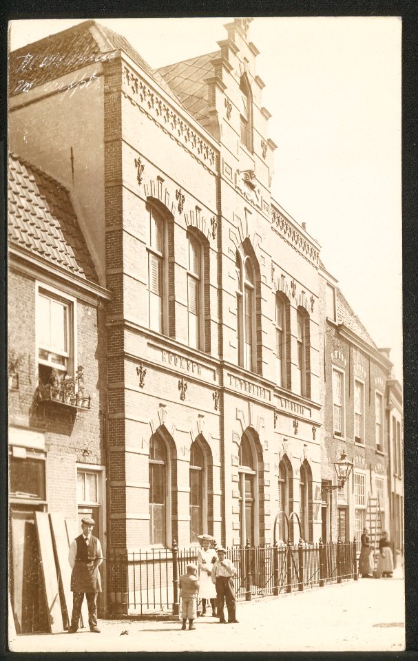 Obreen, Henri Guillaume Arnaud R.K. Weeshuis aan de v.d. Werffstraat ErfgoedLeiden LEI001006653