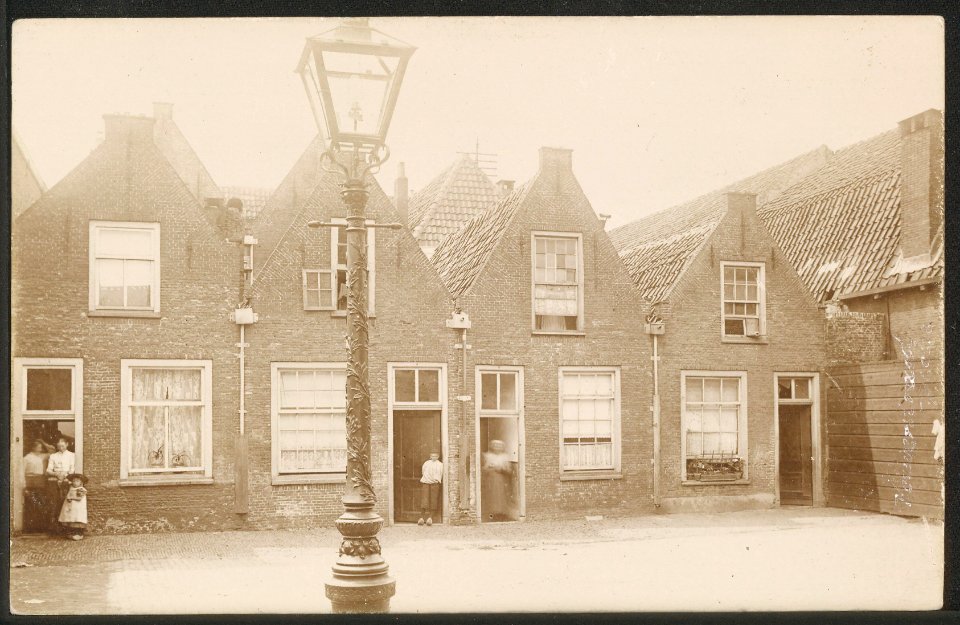 Obreen, Henri Guillaume Arnaud Ververstraatplein. ErfgoedLeiden LEI001005670