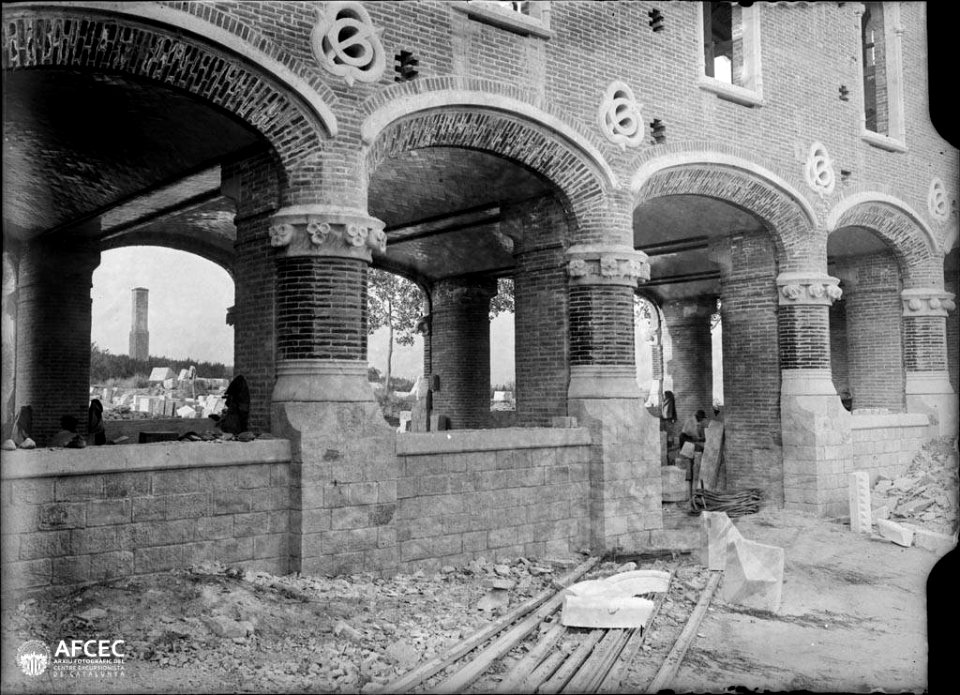 Obres de construcció de l'Hospital de la Santa Creu i Sant Pau